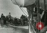 Standbild Captain Pedersen von Whaler Herman Trades mit Eskimos Indian Point Alaska USA, 1915, aus Sekunde 51 historischem Filmmaterial Videoclip 65675020846