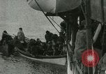 Standbild Captain Pedersen von Whaler Herman Trades mit Eskimos Indian Point Alaska USA, 1915, aus Sekunde 53 historischem Filmmaterial Videoclip 65675020846