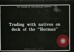 Standbild Captain Pedersen von Whaler Herman Trades mit Eskimos Indian Point Alaska USA, 1915, aus Sekunde 61 historischem Filmmaterial Videoclip 65675020846