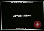 Standbild Alaskan Dorf Alaska USA, 1915, aus Sekunde 5 historischem Filmmaterial Videoclip 65675020847