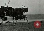 Standbild Alaskan Dorf Alaska USA, 1915, aus Sekunde 12 historischem Filmmaterial Videoclip 65675020847