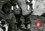 Standbild Alaskan Dorf Alaska USA, 1915, aus Sekunde 39 historischem Filmmaterial Videoclip 65675020847