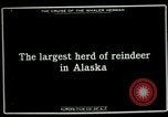 Standbild Rentierzüchtung Point Barrow Alaska USA, 1915, aus Sekunde 6 historischem Filmmaterial Videoclip 65675020851