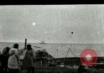 Standbild Eskimo Village Point Barrow Alaska USA, 1915, aus Sekunde 25 historischem Filmmaterial Videoclip 65675020852