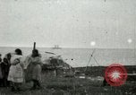 Standbild Eskimo Village Point Barrow Alaska USA, 1915, aus Sekunde 29 historischem Filmmaterial Videoclip 65675020852