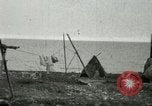 Standbild Eskimo Village Point Barrow Alaska USA, 1915, aus Sekunde 47 historischem Filmmaterial Videoclip 65675020852
