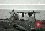 Standbild Eskimo Village Point Barrow Alaska USA, 1915, aus Sekunde 52 historischem Filmmaterial Videoclip 65675020852