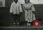 Standbild 4 Juli Point Barrow Alaska USA, 1915, aus Sekunde 54 historischem Filmmaterial Videoclip 65675020853