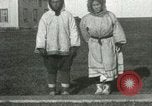 Standbild 4 Juli Point Barrow Alaska USA, 1915, aus Sekunde 56 historischem Filmmaterial Videoclip 65675020853