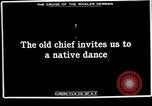 Standbild Native Esquimau Tanz Point Barrow Alaska USA, 1915, aus Sekunde 3 historischem Filmmaterial Videoclip 65675020854