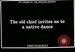 Standbild Native Esquimau Tanz Point Barrow Alaska USA, 1915, aus Sekunde 10 historischem Filmmaterial Videoclip 65675020854