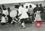 Standbild Native Esquimau Tanz Point Barrow Alaska USA, 1915, aus Sekunde 13 historischem Filmmaterial Videoclip 65675020854