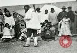 Standbild Native Esquimau Tanz Point Barrow Alaska USA, 1915, aus Sekunde 14 historischem Filmmaterial Videoclip 65675020854