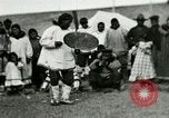 Standbild Native Esquimau Tanz Point Barrow Alaska USA, 1915, aus Sekunde 17 historischem Filmmaterial Videoclip 65675020854