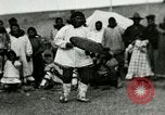Standbild Native Esquimau Tanz Point Barrow Alaska USA, 1915, aus Sekunde 18 historischem Filmmaterial Videoclip 65675020854