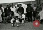 Standbild Native Esquimau Tanz Point Barrow Alaska USA, 1915, aus Sekunde 25 historischem Filmmaterial Videoclip 65675020854