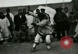 Standbild Native Esquimau Tanz Point Barrow Alaska USA, 1915, aus Sekunde 36 historischem Filmmaterial Videoclip 65675020854