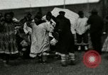 Standbild Native Esquimau Tanz Point Barrow Alaska USA, 1915, aus Sekunde 38 historischem Filmmaterial Videoclip 65675020854