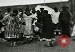 Standbild Native Esquimau Tanz Point Barrow Alaska USA, 1915, aus Sekunde 48 historischem Filmmaterial Videoclip 65675020854