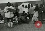 Standbild Native Esquimau Tanz Point Barrow Alaska USA, 1915, aus Sekunde 52 historischem Filmmaterial Videoclip 65675020854