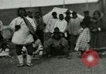 Standbild Native Esquimau Tanz Point Barrow Alaska USA, 1915, aus Sekunde 54 historischem Filmmaterial Videoclip 65675020854