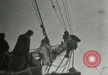 Standbild Ice breaking Arktischen Ozean, 1915, aus Sekunde 59 historischem Filmmaterial Videoclip 65675020855