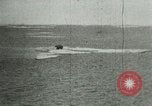 Standbild Polar Bear Jagd Herschel Island Arktischen Ozean, 1915, aus Sekunde 18 historischem Filmmaterial Videoclip 65675020856
