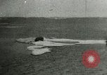 Standbild Polar Bear Jagd Herschel Island Arktischen Ozean, 1915, aus Sekunde 32 historischem Filmmaterial Videoclip 65675020856