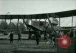 Immagine di Presidente Woodrow Wilson ispeziona aerei bombardieri Washington DC Bolling Field USA, 1918, secondo 35 filmato di repertorio 65675020880
