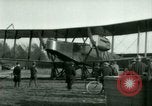 Immagine di Presidente Woodrow Wilson ispeziona aerei bombardieri Washington DC Bolling Field USA, 1918, secondo 38 filmato di repertorio 65675020880