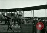 Immagine di Presidente Woodrow Wilson ispeziona aerei bombardieri Washington DC Bolling Field USA, 1918, secondo 45 filmato di repertorio 65675020880