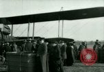 Immagine di Presidente Woodrow Wilson ispeziona aerei bombardieri Washington DC Bolling Field USA, 1918, secondo 54 filmato di repertorio 65675020880
