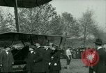 Immagine di Presidente Woodrow Wilson ispeziona aerei bombardieri Washington DC Bolling Field USA, 1918, secondo 56 filmato di repertorio 65675020880