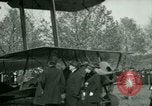 Immagine di Presidente Woodrow Wilson ispeziona aerei bombardieri Washington DC Bolling Field USA, 1918, secondo 58 filmato di repertorio 65675020880