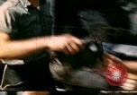 Immagine di Puppy in salvagente Regno Unito, 1944, secondo 7 filmato di repertorio 65675020899