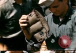 Immagine di Puppy in salvagente Regno Unito, 1944, secondo 8 filmato di repertorio 65675020899