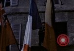 Immagine di Bandiera cerimonia di presentazione Cherbourg Normandia Francia, 1944, secondo 13 filmato di repertorio 65675020906