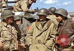 Immagine di Bandiera cerimonia di presentazione Cherbourg Normandia Francia, 1944, secondo 30 filmato di repertorio 65675020906