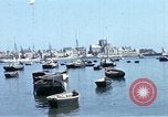 Standbild Fischerdorf Barfleur Frankreich, 1944, aus Sekunde 15 historischem Filmmaterial Videoclip 65675020908