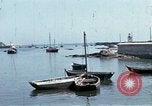 Standbild Fischerdorf Barfleur Frankreich, 1944, aus Sekunde 18 historischem Filmmaterial Videoclip 65675020908