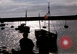 Standbild Fischerdorf Barfleur Frankreich, 1944, aus Sekunde 31 historischem Filmmaterial Videoclip 65675020908