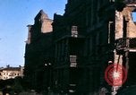 Standbild Blick vom Fahrzeug vom Krieg zerrissenen Berlin fahren Berlin Deutschland, 1945, aus Sekunde 14 historischem Filmmaterial Videoclip 65675020921