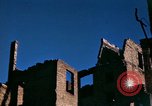 Standbild Blick vom Fahrzeug vom Krieg zerrissenen Berlin fahren Berlin Deutschland, 1945, aus Sekunde 22 historischem Filmmaterial Videoclip 65675020921