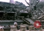 Standbild Blick vom Fahrzeug vom Krieg zerrissenen Berlin fahren Berlin Deutschland, 1945, aus Sekunde 38 historischem Filmmaterial Videoclip 65675020921