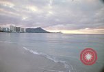 Standbild Royal Hawaiian Hotel Honolulu Hawaii USA, 1973, aus Sekunde 8 historischem Filmmaterial Videoclip 65675020961
