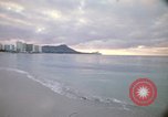 Standbild Royal Hawaiian Hotel Honolulu Hawaii USA, 1973, aus Sekunde 9 historischem Filmmaterial Videoclip 65675020961