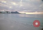 Standbild Royal Hawaiian Hotel Honolulu Hawaii USA, 1973, aus Sekunde 11 historischem Filmmaterial Videoclip 65675020961