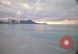 Standbild Royal Hawaiian Hotel Honolulu Hawaii USA, 1973, aus Sekunde 13 historischem Filmmaterial Videoclip 65675020961