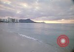 Standbild Royal Hawaiian Hotel Honolulu Hawaii USA, 1973, aus Sekunde 14 historischem Filmmaterial Videoclip 65675020961