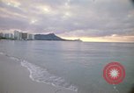 Standbild Royal Hawaiian Hotel Honolulu Hawaii USA, 1973, aus Sekunde 15 historischem Filmmaterial Videoclip 65675020961